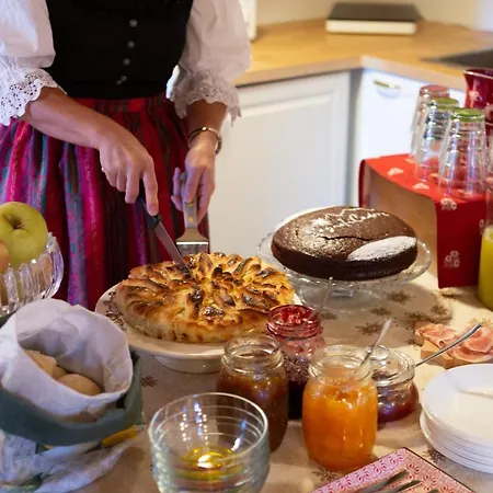 ベッド・アンド・ブレックファスト Sognoincadore ドメッジェ・ディ・カドーレ